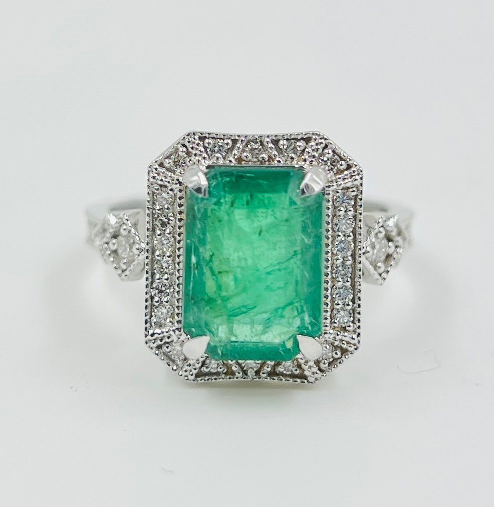 14K White Gold 5.22 ct Emerald & Diamond Ring
